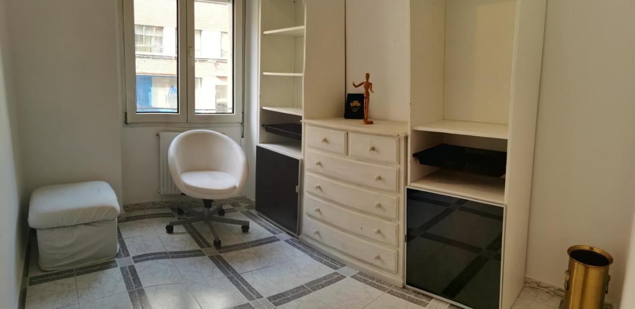 Ferienwohnung A Cinco Minutos De Todo Oviédo Exterior foto
