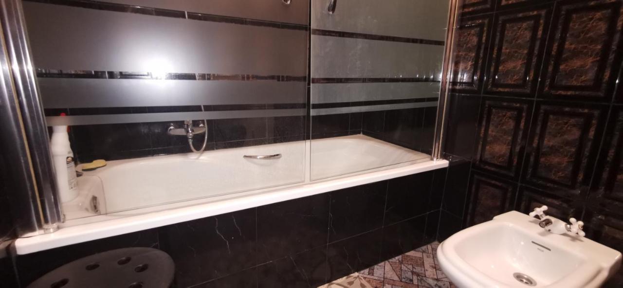Ferienwohnung A Cinco Minutos De Todo Oviédo Exterior foto