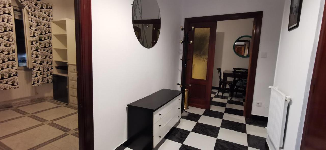 Ferienwohnung A Cinco Minutos De Todo Oviédo Exterior foto