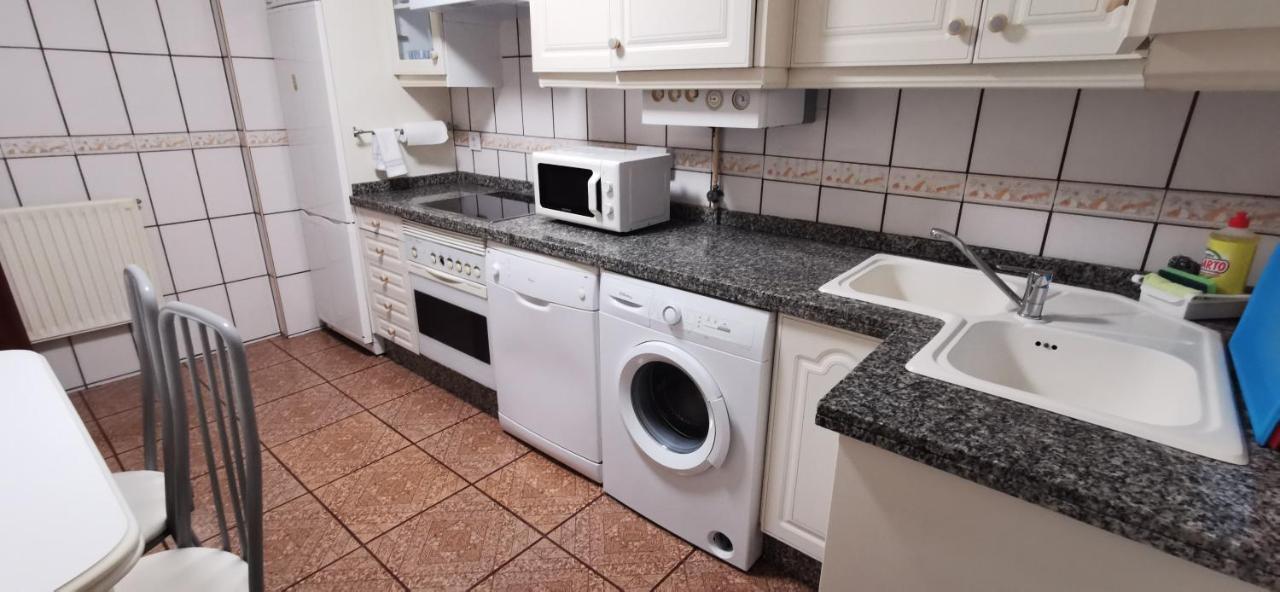 Ferienwohnung A Cinco Minutos De Todo Oviédo Exterior foto