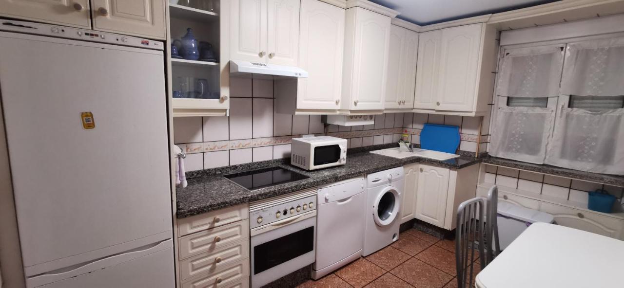 Ferienwohnung A Cinco Minutos De Todo Oviédo Exterior foto